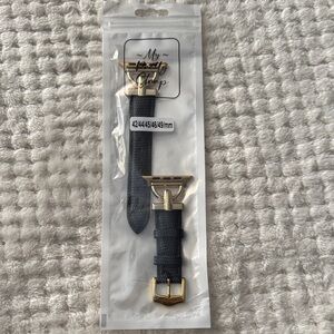 ⌚ NWOT Women’s Apple Watch Band – Black & Gold – Fits 42–49mm